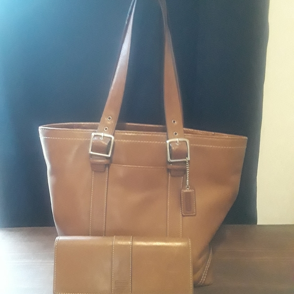 Coach Handbags - Vintage Coach Tan Tote and wallet